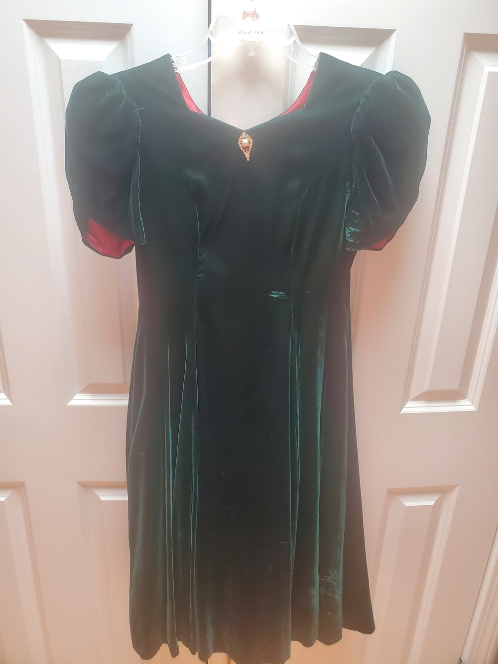 Green Velvet Puff-Sleeve Midi Dress